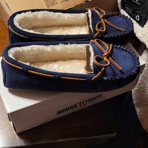 Brand new in box size 7 Minnetonka moccasin